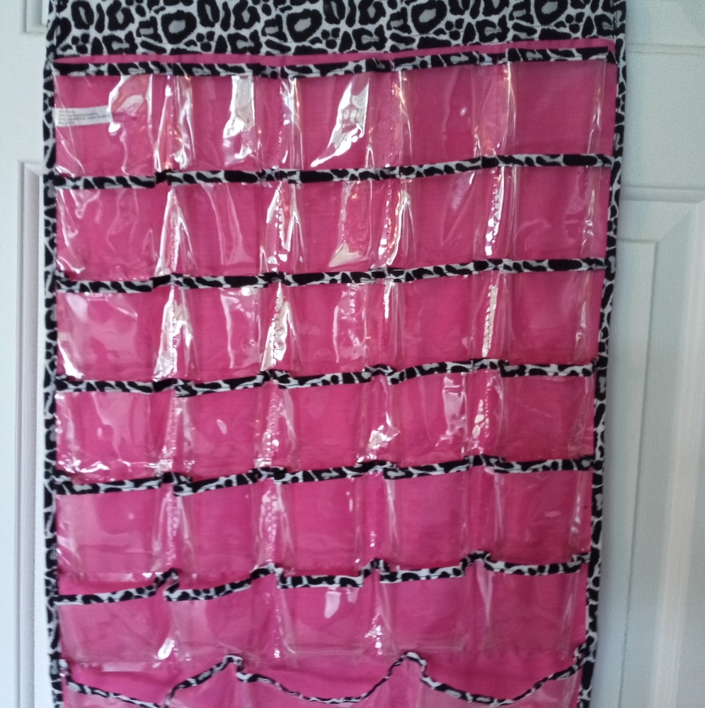 Cheetah leopard print... Jewelery holder